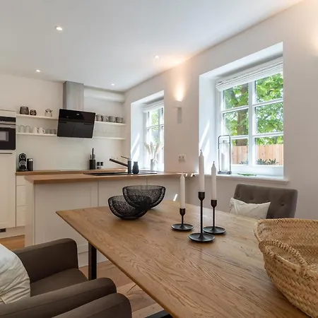 Reetdachhaus Strandhus Reetdachhaus Strandhus 2 Tatil Evi *