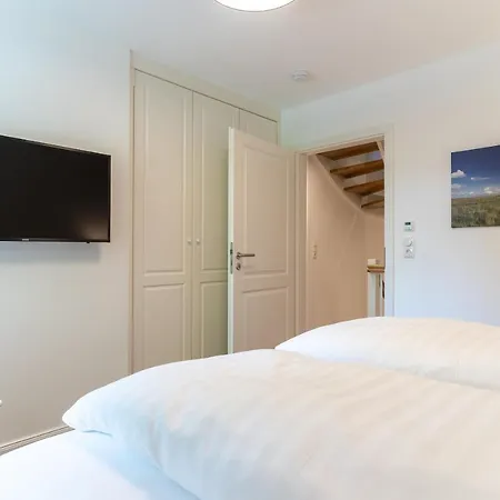 Reetdachhaus Strandhus Reetdachhaus Strandhus 2 Tatil Evi *