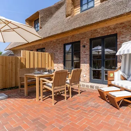 Reetdachhaus Strandhus Reetdachhaus Strandhus 2 Tatil Evi