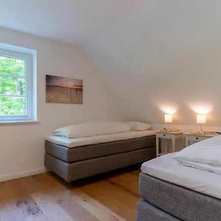 Reetdachhaus Strandhus Reetdachhaus Strandhus 2 Tatil Evi