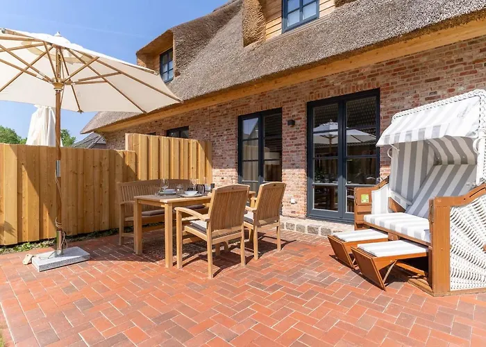 Reetdachhaus Strandhus Reetdachhaus Strandhus 2 Casa de Férias