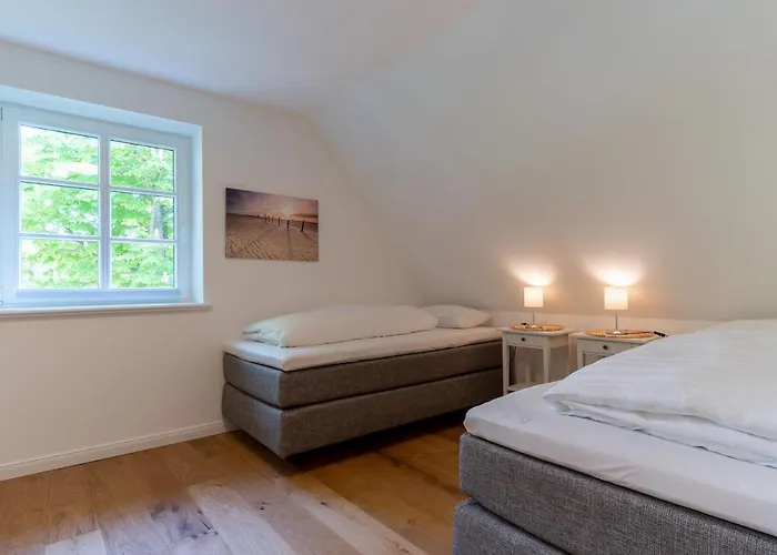 Reetdachhaus Strandhus Reetdachhaus Strandhus 2 Casa de Férias